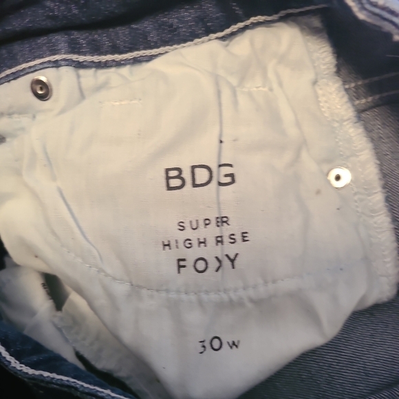 BDG Super High Rise Foxy Rolled Hem Button Fly Denim Jean Shorts Sz 30 - Picture 4 of 7